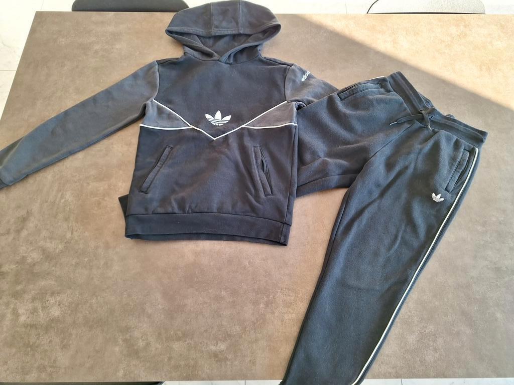 Jogging adidas adicolor 10/11 jaar, Enlèvement ou Envoi, Adidas, Garçon ou Fille, Vêtements de sport ou Maillots de bain