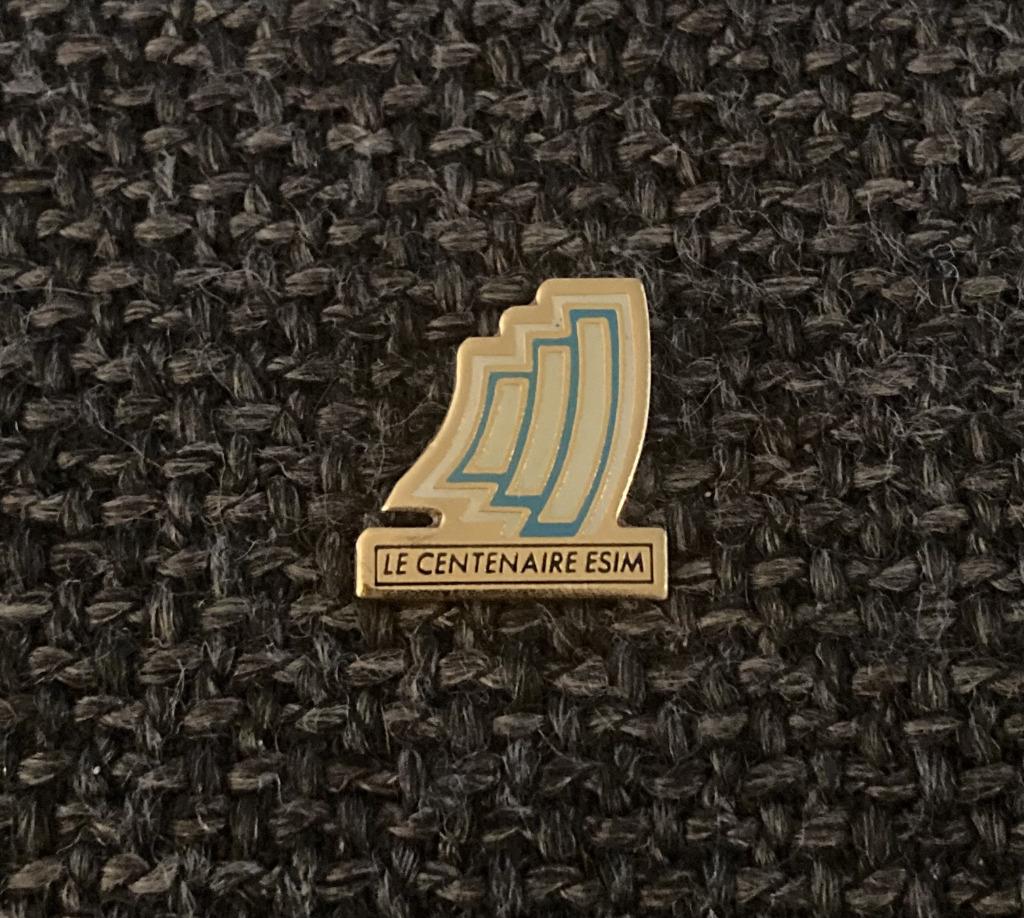 PIN - LE CENTENAIRE ESIM, Envoi, Utilisé, Autres sujets/thèmes, Insigne ou Pin's