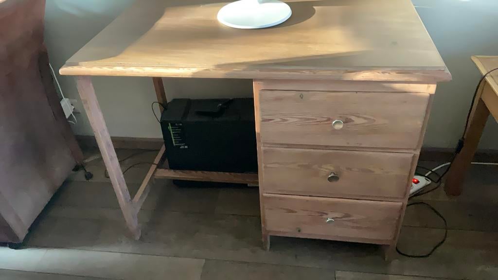 Houten bureau, Huis en Inrichting, Ophalen, Zo goed als nieuw