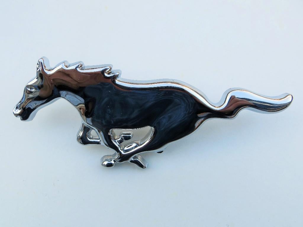 Oldtimer embleem logo Ford Mustang 1980's, Ophalen of Verzenden, Ford