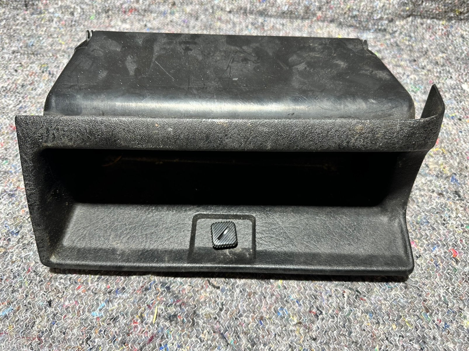 Cache boite à fusible CE2 (vide poche) VW Golf 2, Autos : Pièces & Accessoires, Enlèvement, Volkswagen