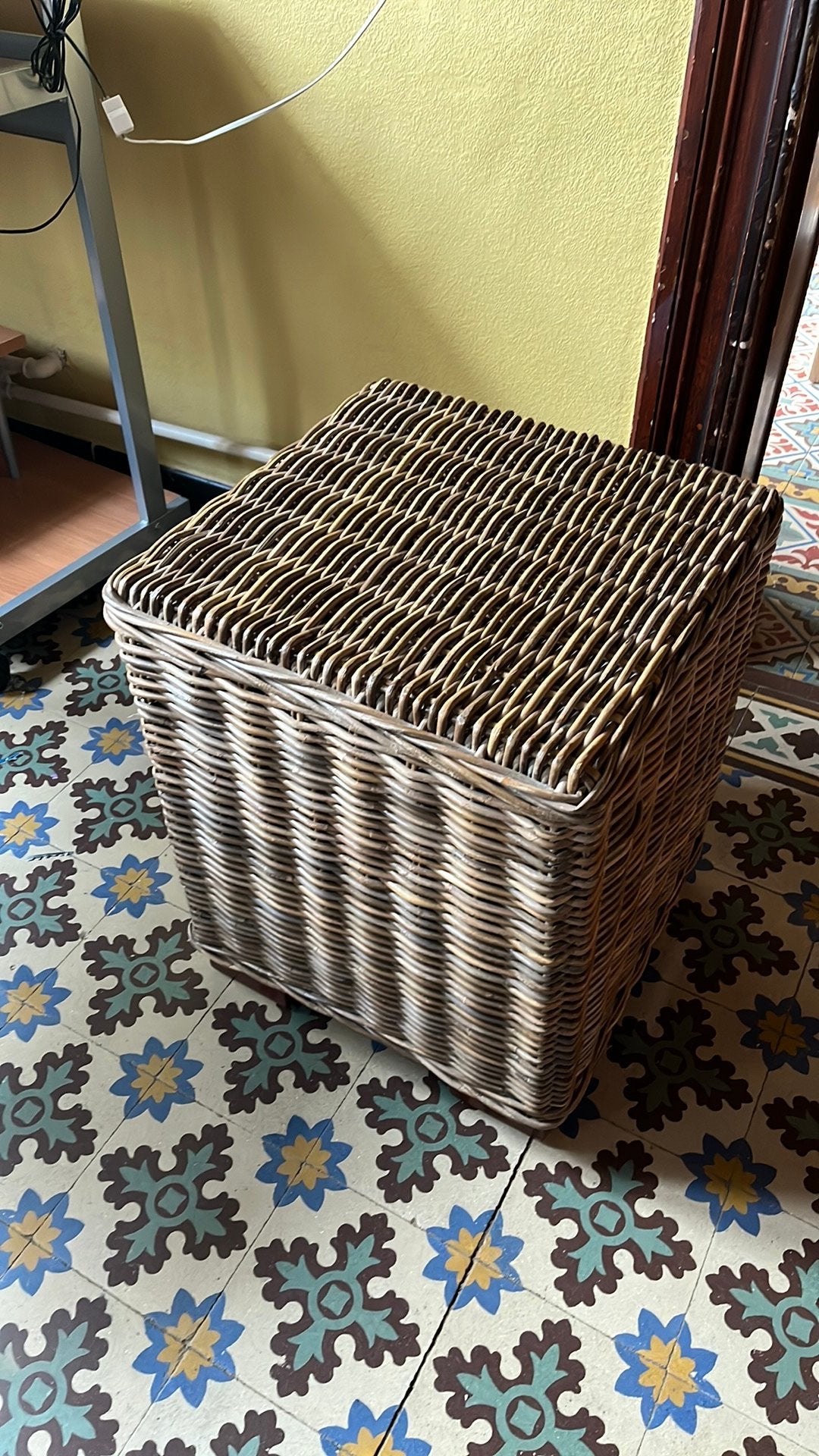 Rieten poef, zitbankje, Huis en Inrichting, Ophalen, Zo goed als nieuw, Vierkant, Riet of Rotan