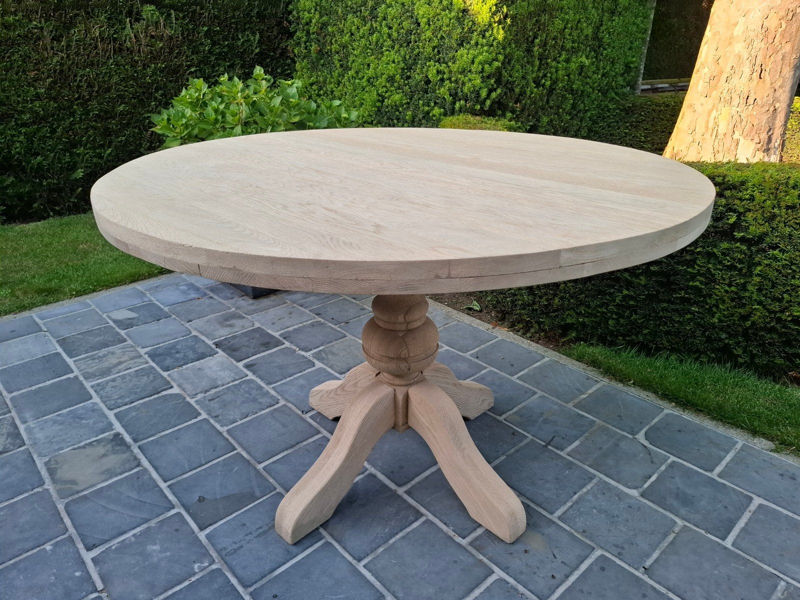 Volledig massief eiken ronde eettafel. Geluchtgomd., Huis en Inrichting, Tafels | Eettafels, Ophalen of Verzenden