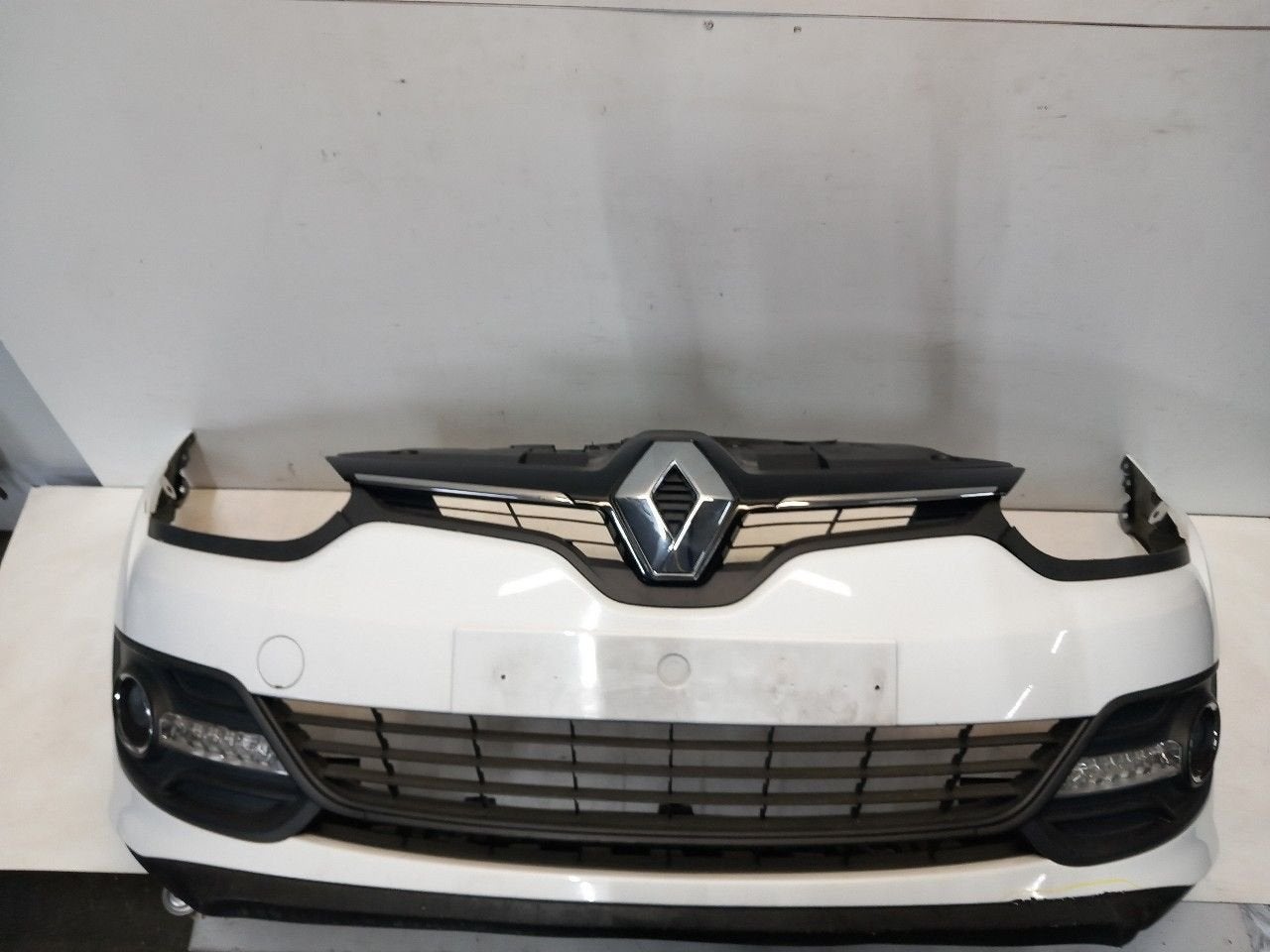 Bumper voor Renault Mégane, Auto-onderdelen, Onderdelen@venauto.nl, Van der Ven Autorecycling B.V., Gebruikt, Ettenseweg 76, 4706 PB Roosendaal, The Netherlands