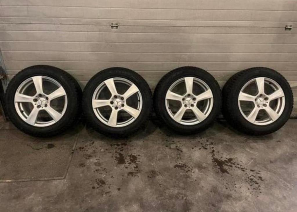 4 Mercedes velgen met winterbanden 27 inch, Ophalen, 17 inch, Winterbanden, Velg(en)