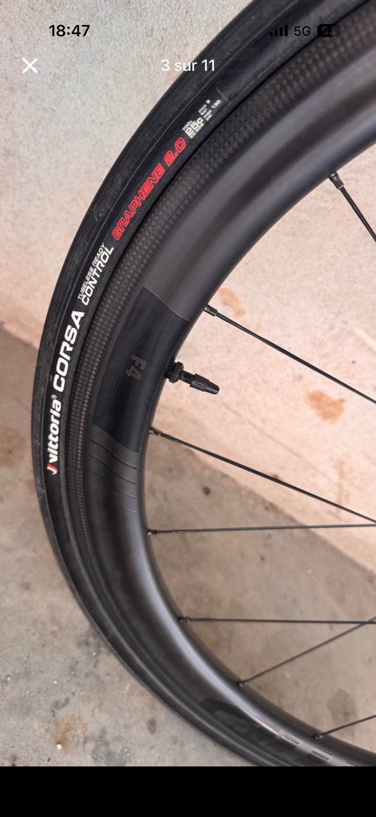 Roue carbone 45 mm FFWD, Vélos & Vélomoteurs, Vélos Pièces, Enlèvement, Comme neuf, Pneu, Carbone