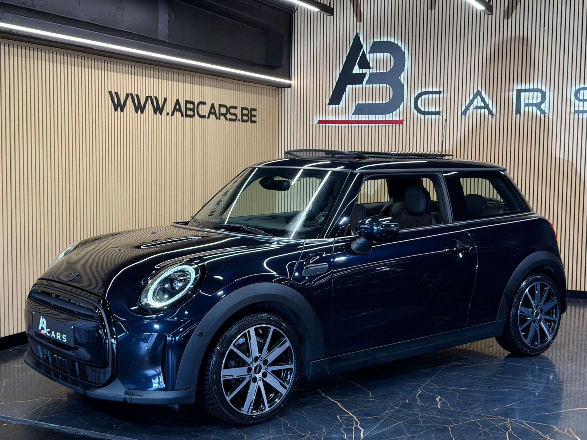 MINI Cooper 1.5 Cooper * GARANTIE 12 MOIS * 1ER PROPRIETAIRE, Auto's, Mini, 100 kW, 4 zetels, Gebruikt, Zwart