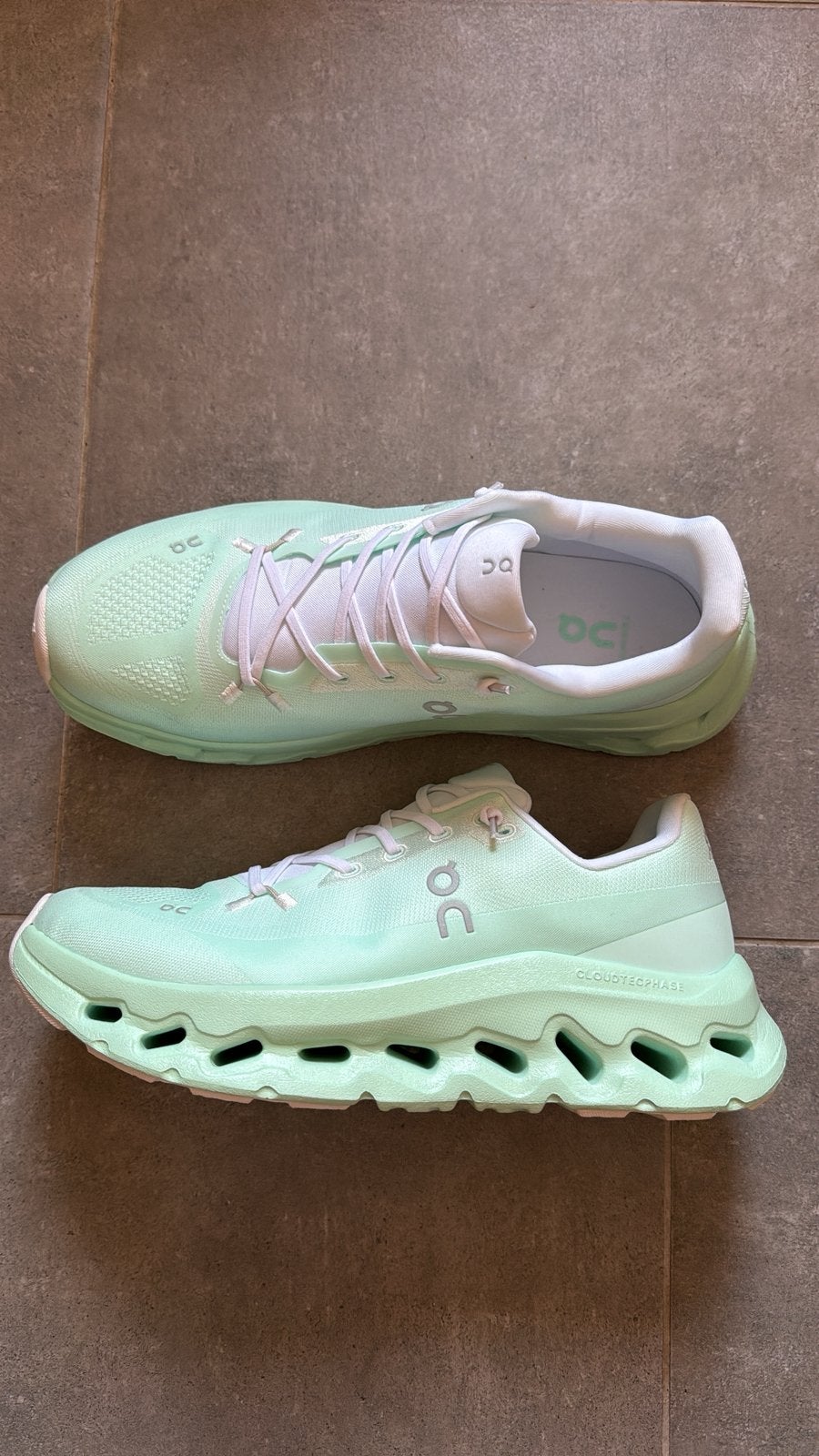 Paire de On Cloud, Vêtements | Hommes, Chaussures, Enlèvement ou Envoi, Comme neuf