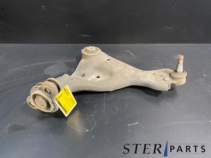 Draagarm links-voor van een Mercedes Vito, Gebruikt, -, Ophalen of Verzenden, -
