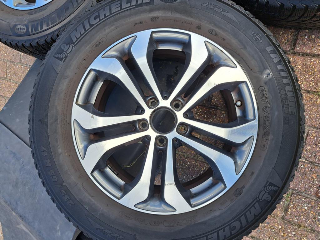 17 inch Velgen en winterbanden Mercedes GLC 235/65 R17, Auto-onderdelen, Banden en Velgen, Ophalen, Winterbanden, Velg(en)
