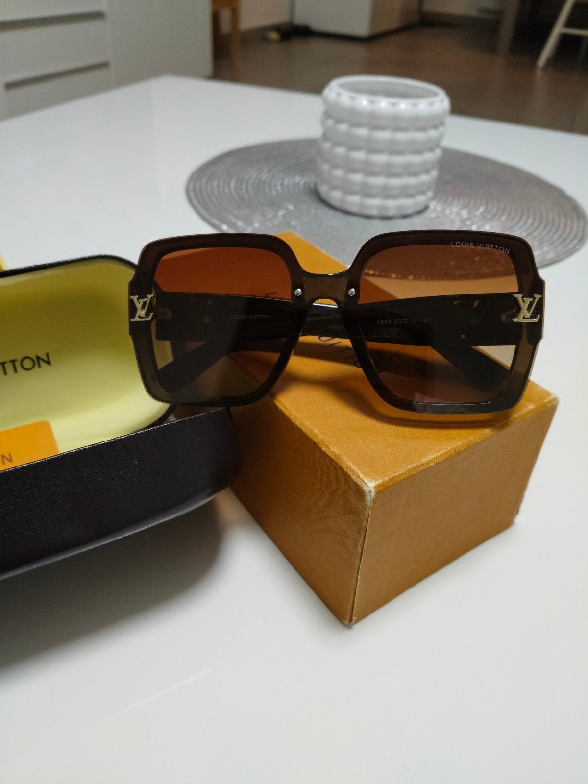 Louis Vuitton vrouwen zonnebril, Ophalen, Zonnebril