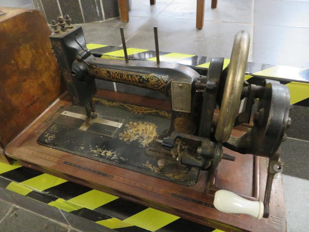 Zoek oude, niet werkende, naaimachines voor onderdelen, Enlèvement, Machine à coudre