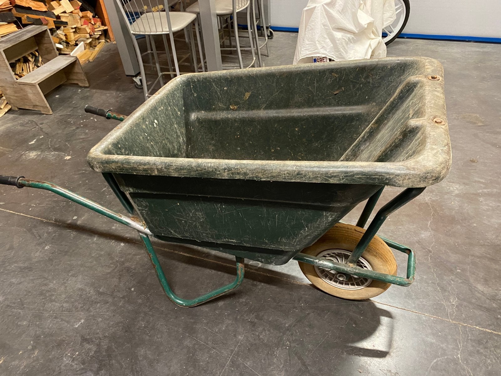 Grote kruiwagen, Ophalen, Gebruikt