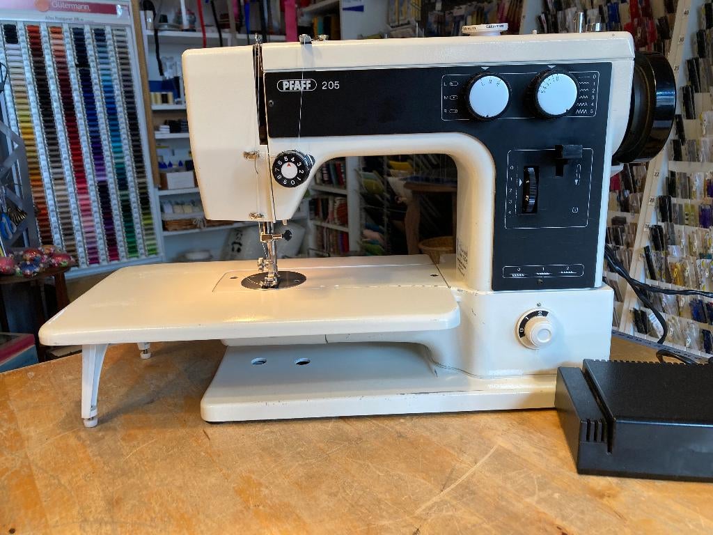 Pfaff 205 - zigzag naaimachine met vrije arm, Hobby en Vrije tijd, Naaimachines en Toebehoren, Ophalen of Verzenden, Gebruikt