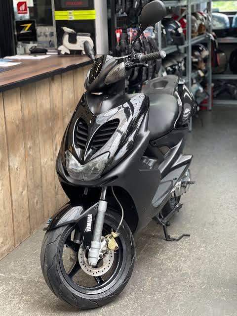 Scooter 2 takt gezocht, Fietsen en Brommers, Scooters | Yamaha, Ophalen, Tweetakt, Gebruikt, Aerox