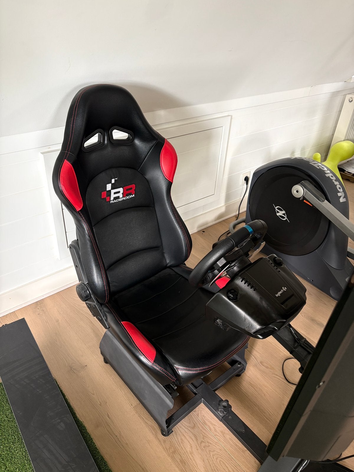 Simulateur de course Logitech G29 + siège baquet + écran, Enlèvement, Utilisé, Volant ou Pédales, PlayStation 3