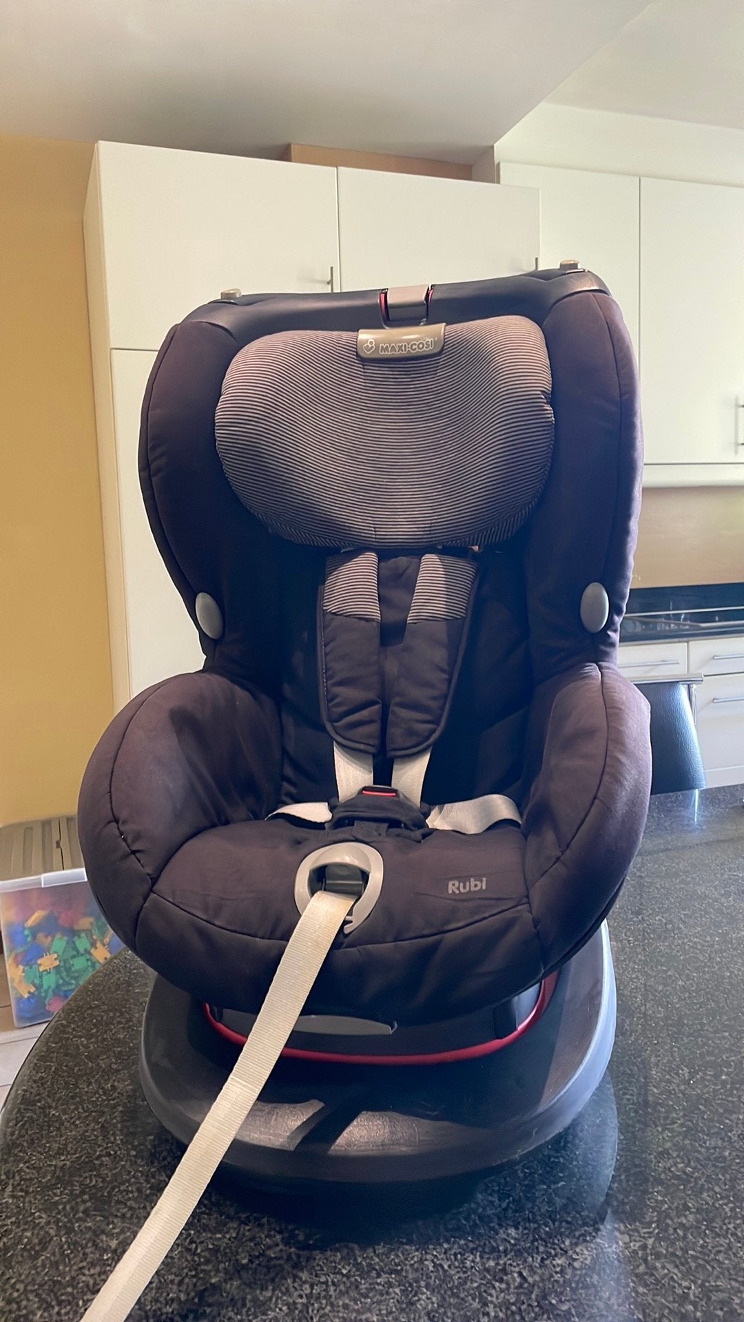 Maxi cosi Rubi groupe 1 (9 à 18 kg), Enfants & Bébés, Sièges auto, Enlèvement, Comme neuf