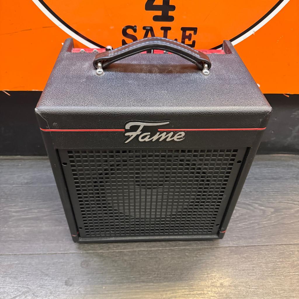 Fame GAIA-30 Bass-Combo met 30 watt | In Goede staat, Muziek en Instrumenten, Ophalen, Gebruikt, Gitaar