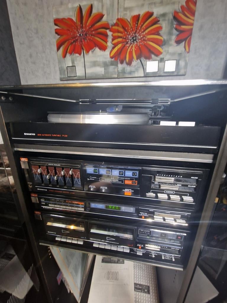 Chaîne Hi-Fi SANYO Vintage complète avec meuble., Enlèvement