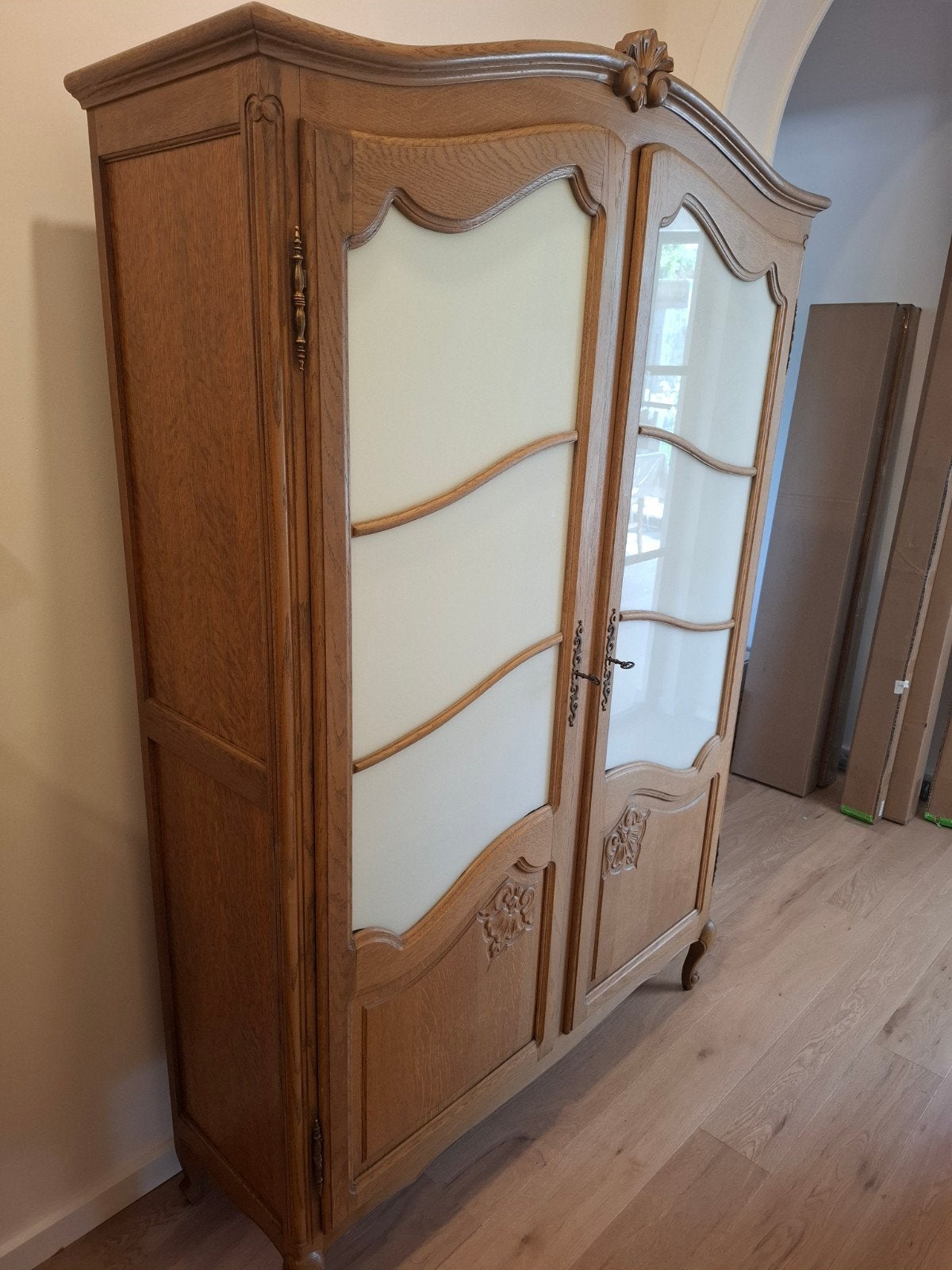 Armoire vintage en bois, Antiquités & Art, Antiquités | Meubles | Armoires, Enlèvement