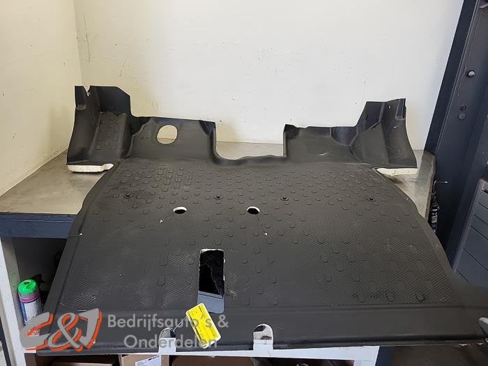Revêtement sol d'un Renault Trafic, Renault, -, 3 mois de garantie, Utilisé