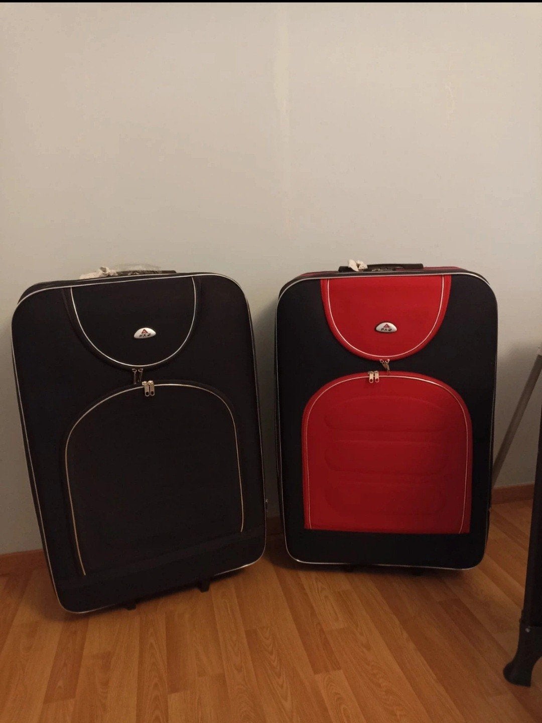 Lot de 2 valises, 70 cm ou plus, Comme neuf, Enlèvement, 45 à 55 cm