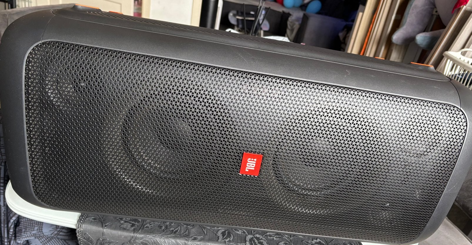 Party box 300 te huur, Ophalen, Zo goed als nieuw