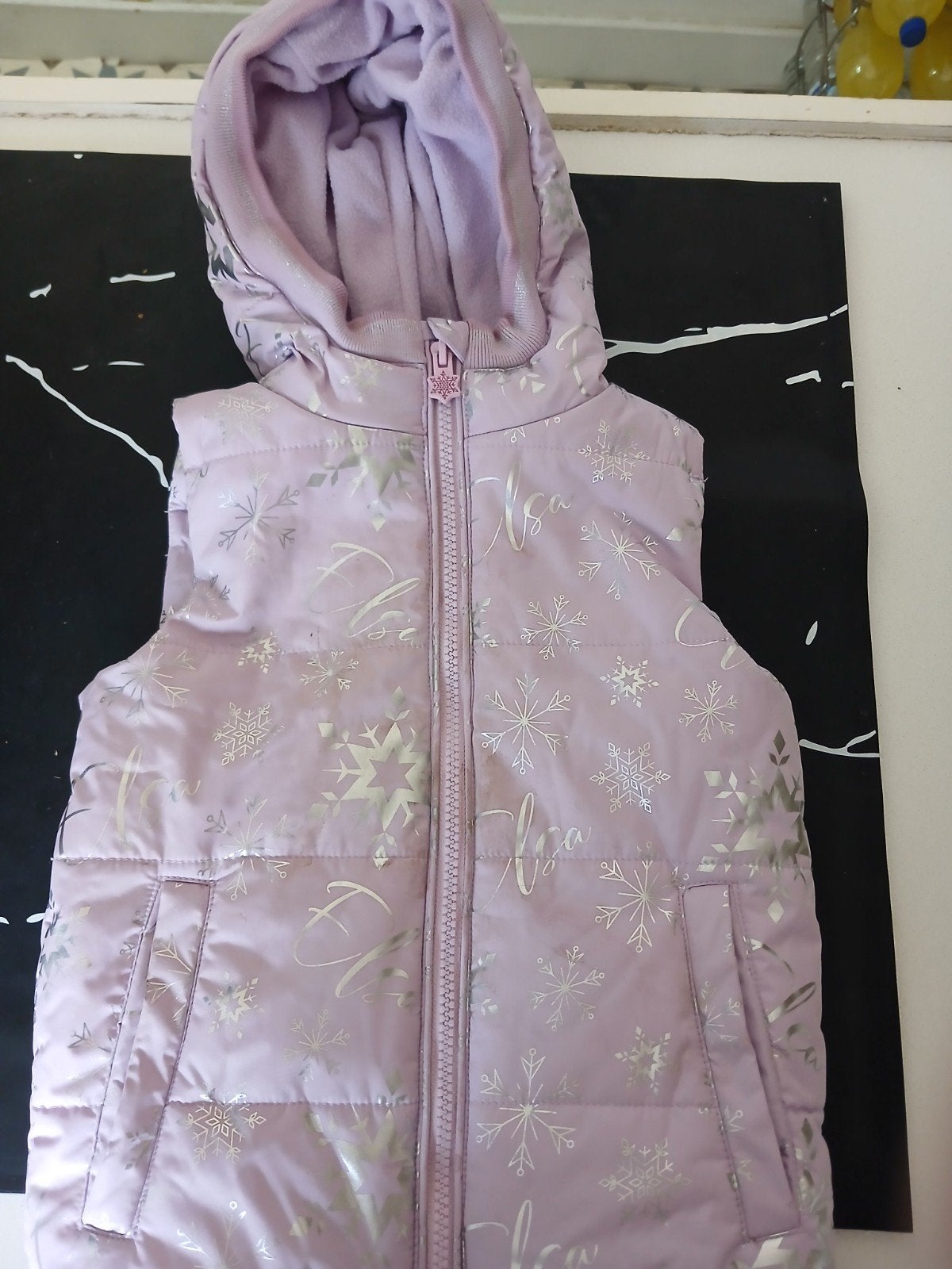 Nieuwe Bodywarmer frozen maat 98/104, Ophalen
