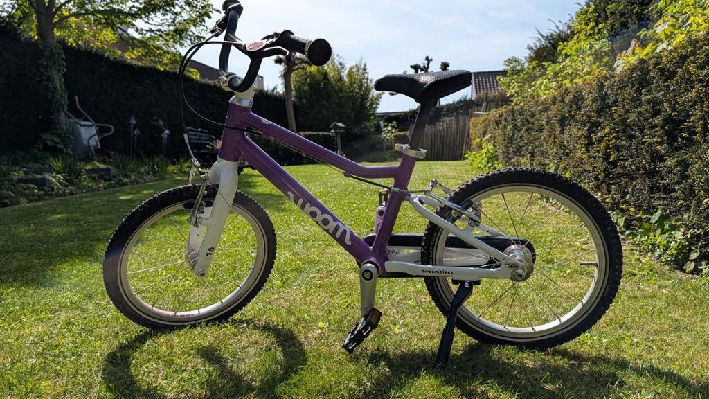 Woom 3 fiets paars/ lila met fietsstandaard., Fietsen en Brommers, Ophalen