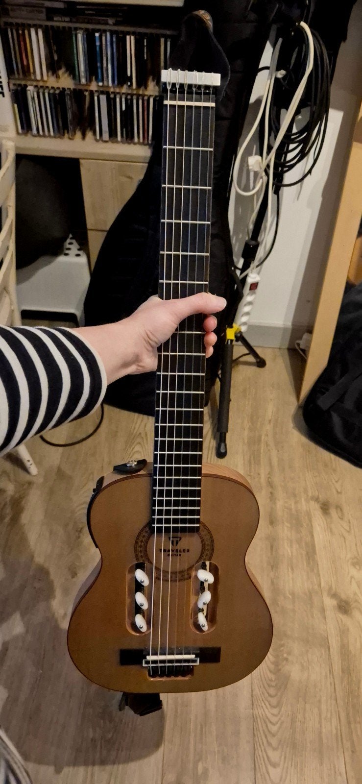 travel guitare, Musique & Instruments, Enlèvement, Comme neuf, Semi-acoustique, 6 cordes