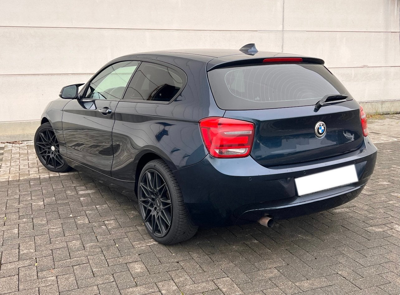 BMW 1-Reeks F40 1.14i 1.6 benzine 75kw, Auto's, Euro 5, Zwart, Blauw, Handgeschakeld