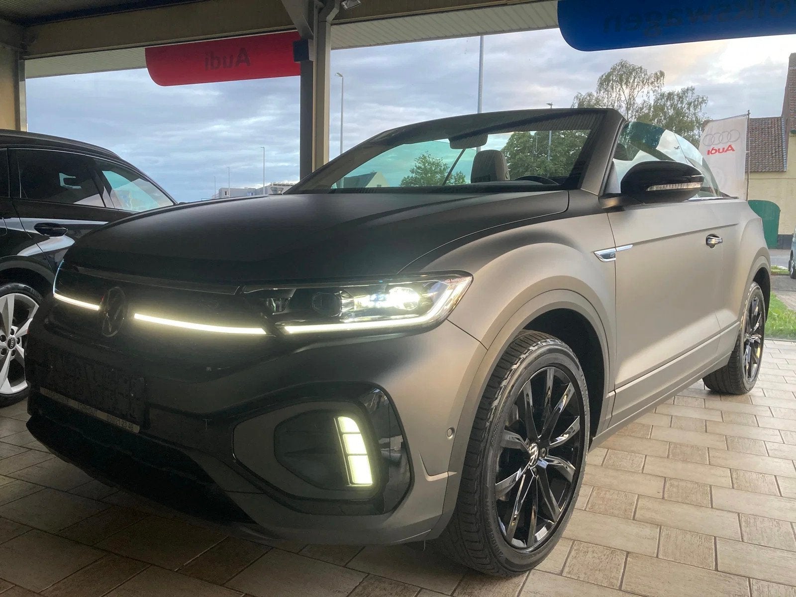 Volkswagen T-Roc T-Roc Cabrio 150TSI 'Matt Grey Edition' -AU, Autos, Argent ou Gris, Achat, 110 kW, Entreprise