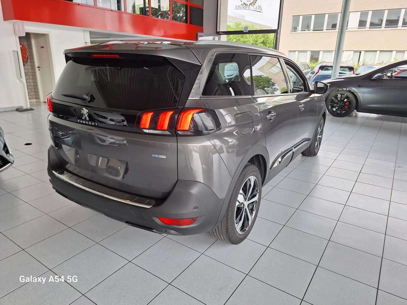 Peugeot 5008 2017 - 7 SEATS - 12M WARRANTY - FULL OPTIONS -, Auto's, Monovolume, Gebruikt, Leder, Bedrijf
