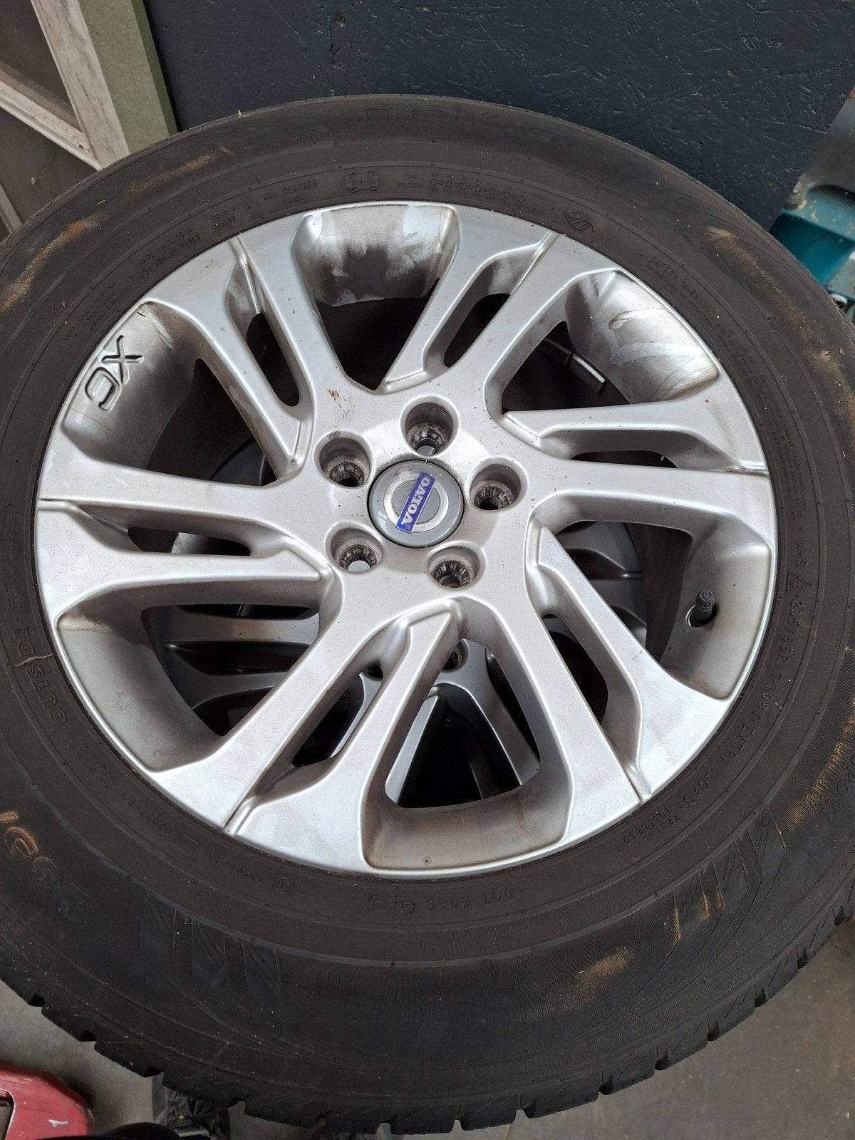 Roues Volvo de 17 pouces avec pneus d'hiver, Autos : Pièces & Accessoires, Pneus hiver, Enlèvement, Pneu(s), 17 pouces