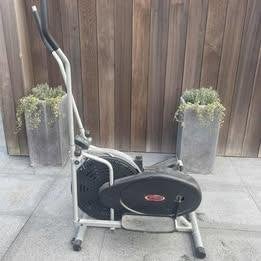 crosstrainer 10 euro koopje, Ophalen, Crosstrainer