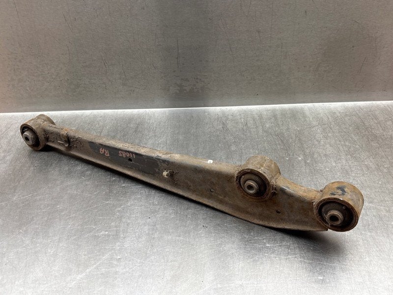 BRAS DE SUSPENSION ARRIÈRE DROIT INFERIEUR Suzuki Alto, Dhr. M. Roggen, Stadsweg 37 37
9917 PV  WIRDUM GR., NL, Suzuki, Utilisé