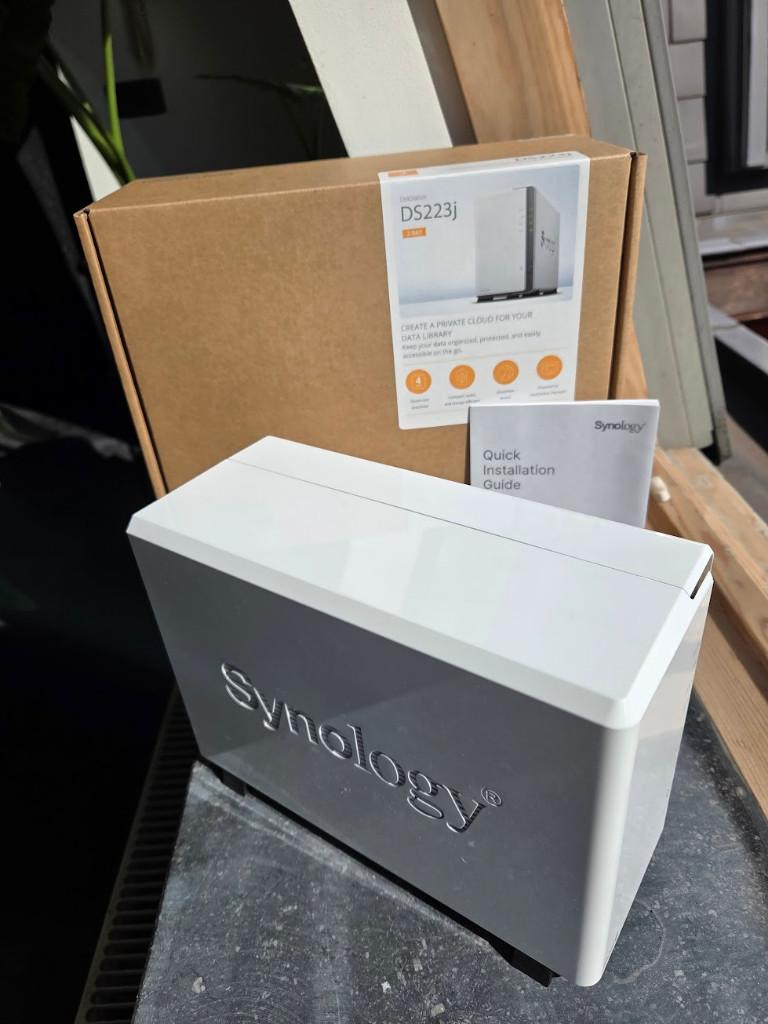 Synology DiskStation DS223J — NAS 2 baies — comme neuf, Enlèvement ou Envoi, Comme neuf