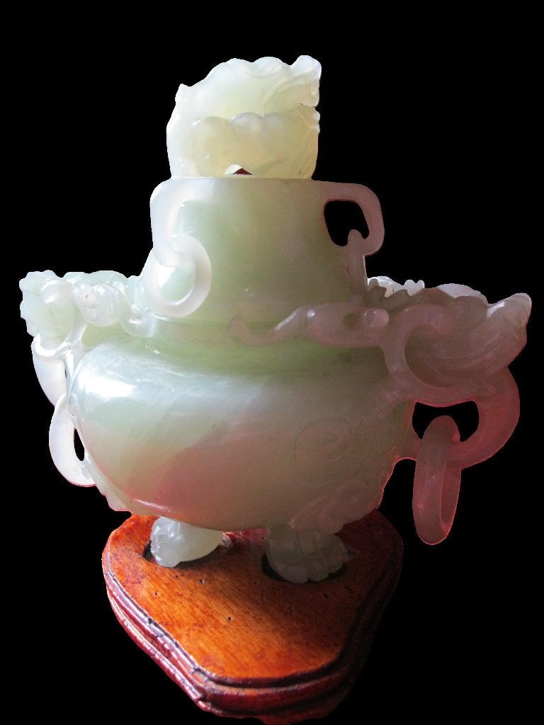 Aparte Oosterse geurpot in lichtgroene jade., Ophalen, Versierd