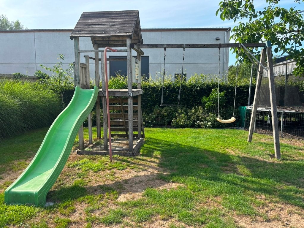 Farmwood houten speeltoren met schommels – goede staat, Tuin en Terras, Overige Tuin en Terras, Ophalen, Gebruikt
