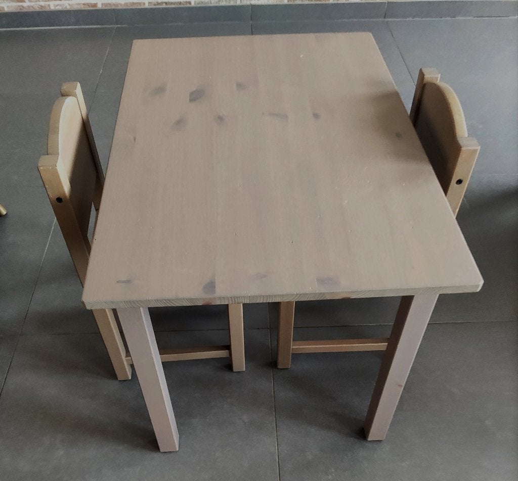 IKEA kindertafel en 2 stoeltjes nieuwprijs 100 euro, Enfants & Bébés, Chambre d'enfant | Tables & Chaises, Enlèvement, Comme neuf