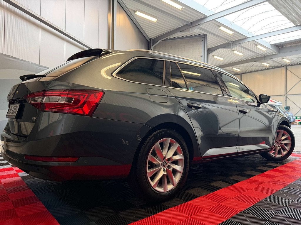 Skoda Superb Combi PHEV 1.4 TSI/Leder/Led/Ambi/Camera/Zv/Sv/, Auto's, Skoda, Automaat, USB, Gebruikt, 4 cilinders