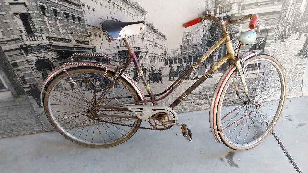 Oude damesfiets uit Aalst, Ophalen, Gebruikt, Gebruiksvoorwerp
