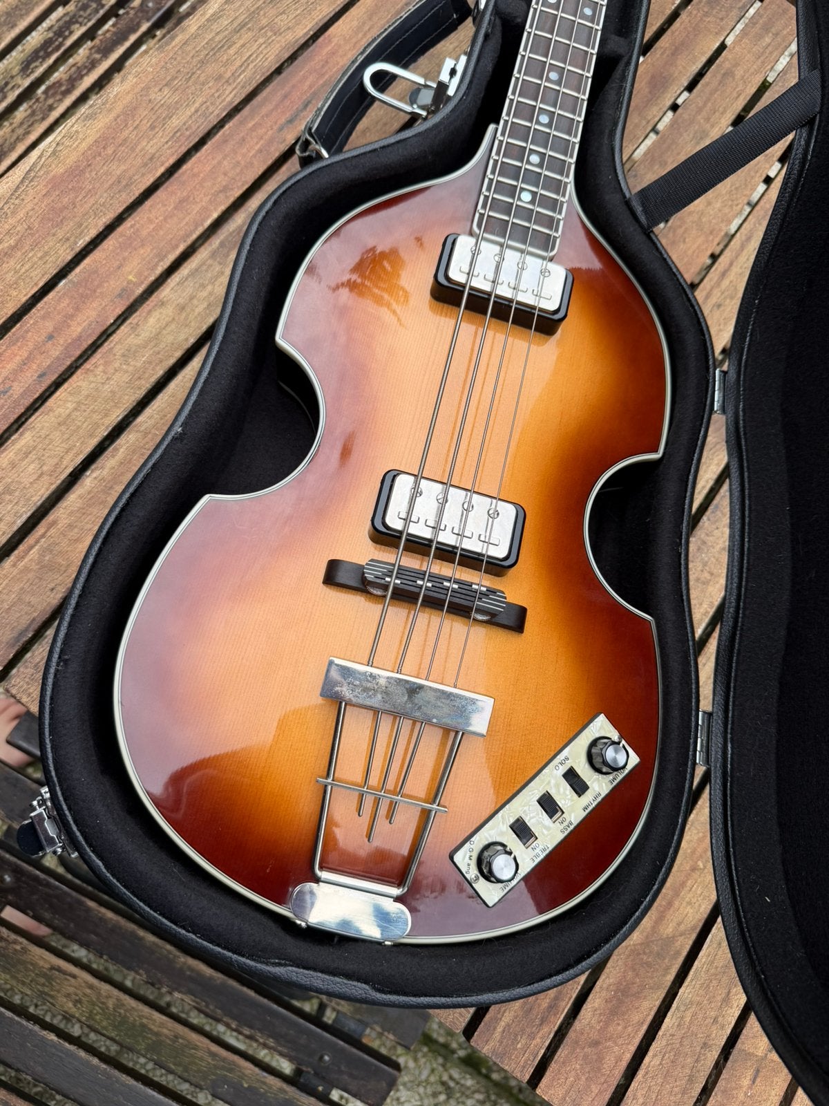 Hofner Beatles Bass Contemporary HCT 500/1 + coffre, Musique & Instruments, Instruments à corde | Guitares | Basses, Enlèvement