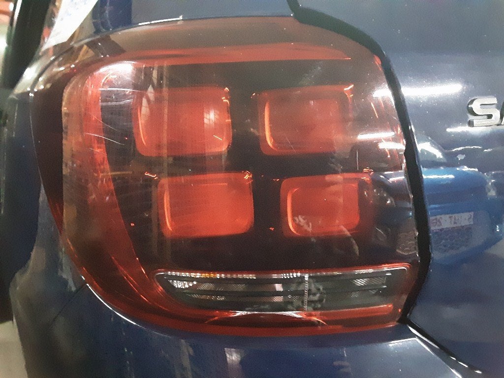 FEU ARRIÈRE GAUCHE Dacia Sandero II (01-2012/12-2018), Utilisé, Dacia