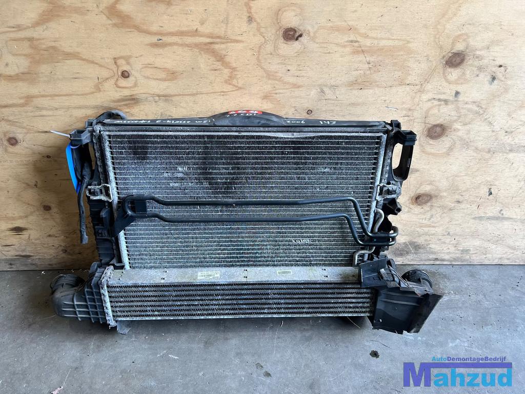 MERCEDES E KLASSE W211 2.2 cdi front voorfront 2002-2009, Mercedes-Benz AG, Mercedes-Benz, Utilisé, Mercedesstrasse 120
70372  Stuttgart, DE