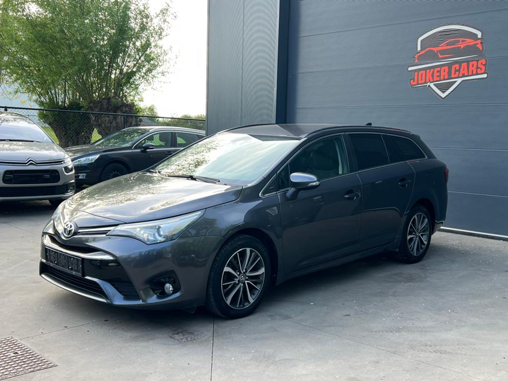 Toyota Avensis SW 1.8i Premium Navi Camera Trekhaak, Auto's, Toyota, Euro 6, 4 cilinders, 108 kW, Bedrijf