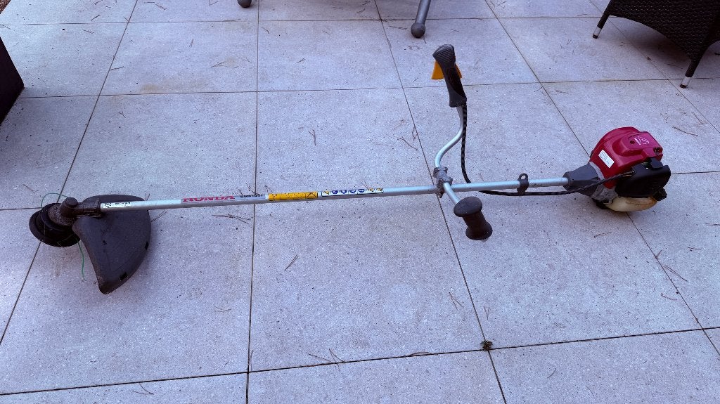 Benzine Bosmaaier Honda 4-takt, Tuin en Terras, Ophalen, Gebruikt, 10 tot 30 cm, Benzine