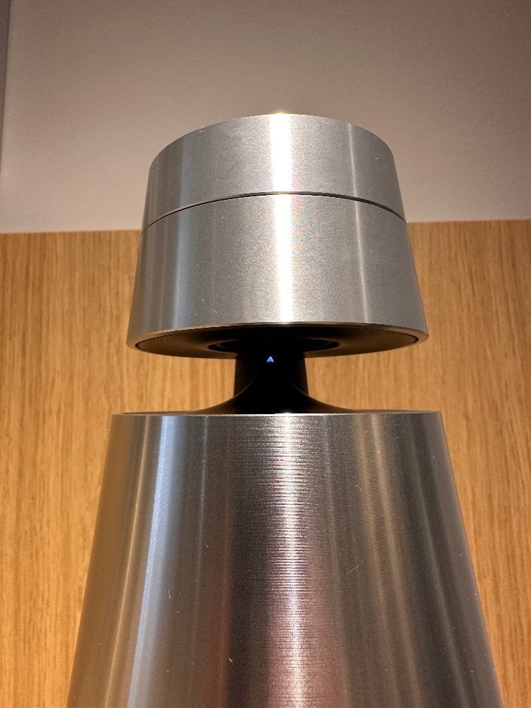 Bang & Olufsen Beosound 1 Silver 1st Gen - B&O, Audio, Tv en Foto, Luidsprekerboxen, Slimme speaker, Gebruikt, Info@bang-olufsen.dk