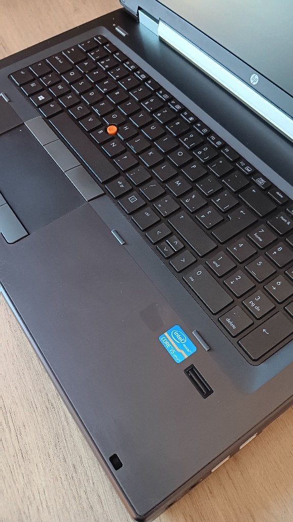HP EliteBook Laptop, Informatique & Logiciels, Ordinateurs portables Windows, Utilisé, 17 pouces ou plus, SSD, 8 GB, Azerty, Avec carte vidéo