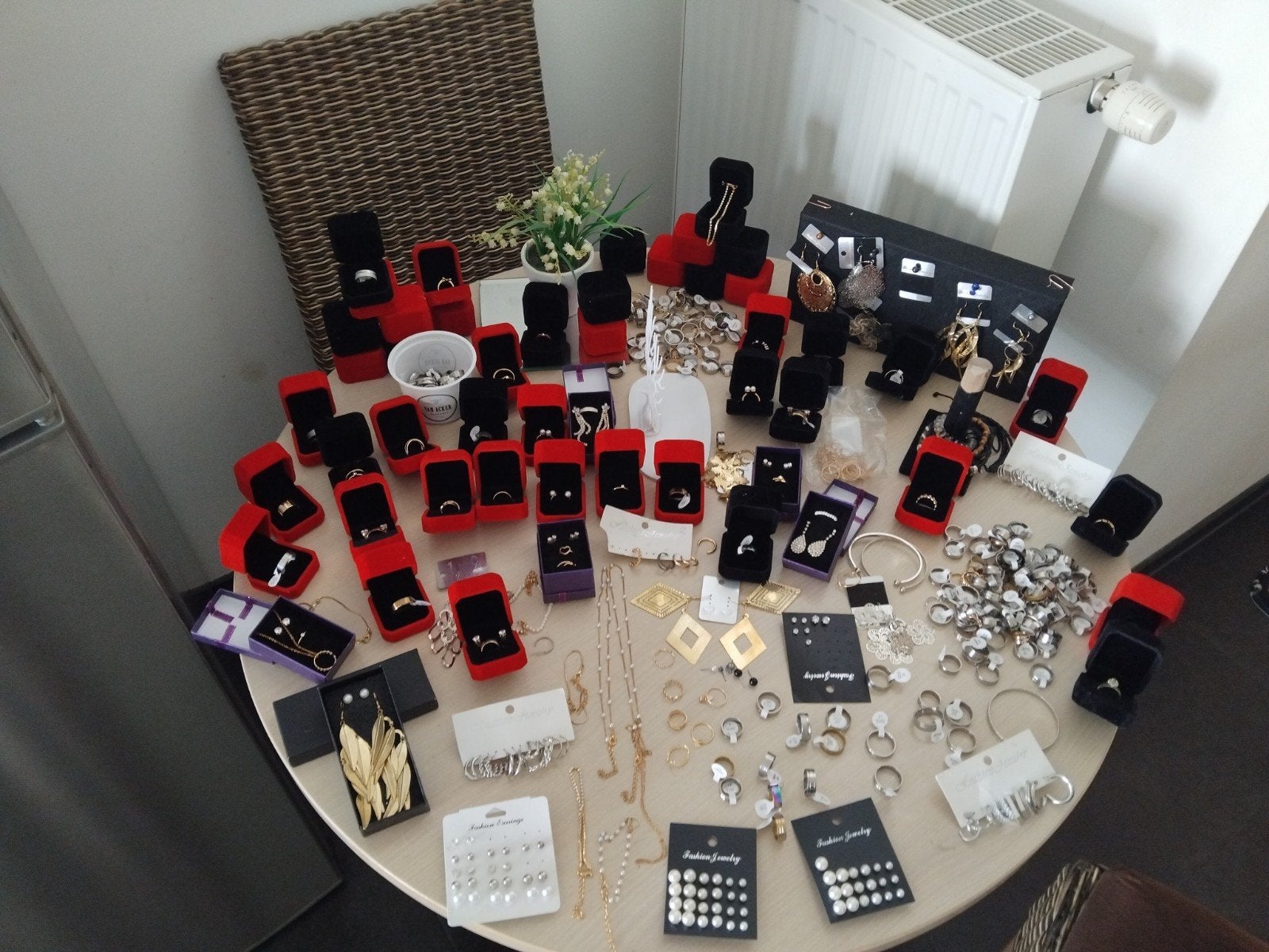 bijoux, Enlèvement